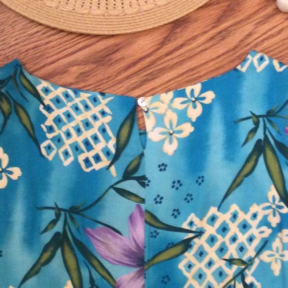Hawaiian Dress - Picture 5 of 5